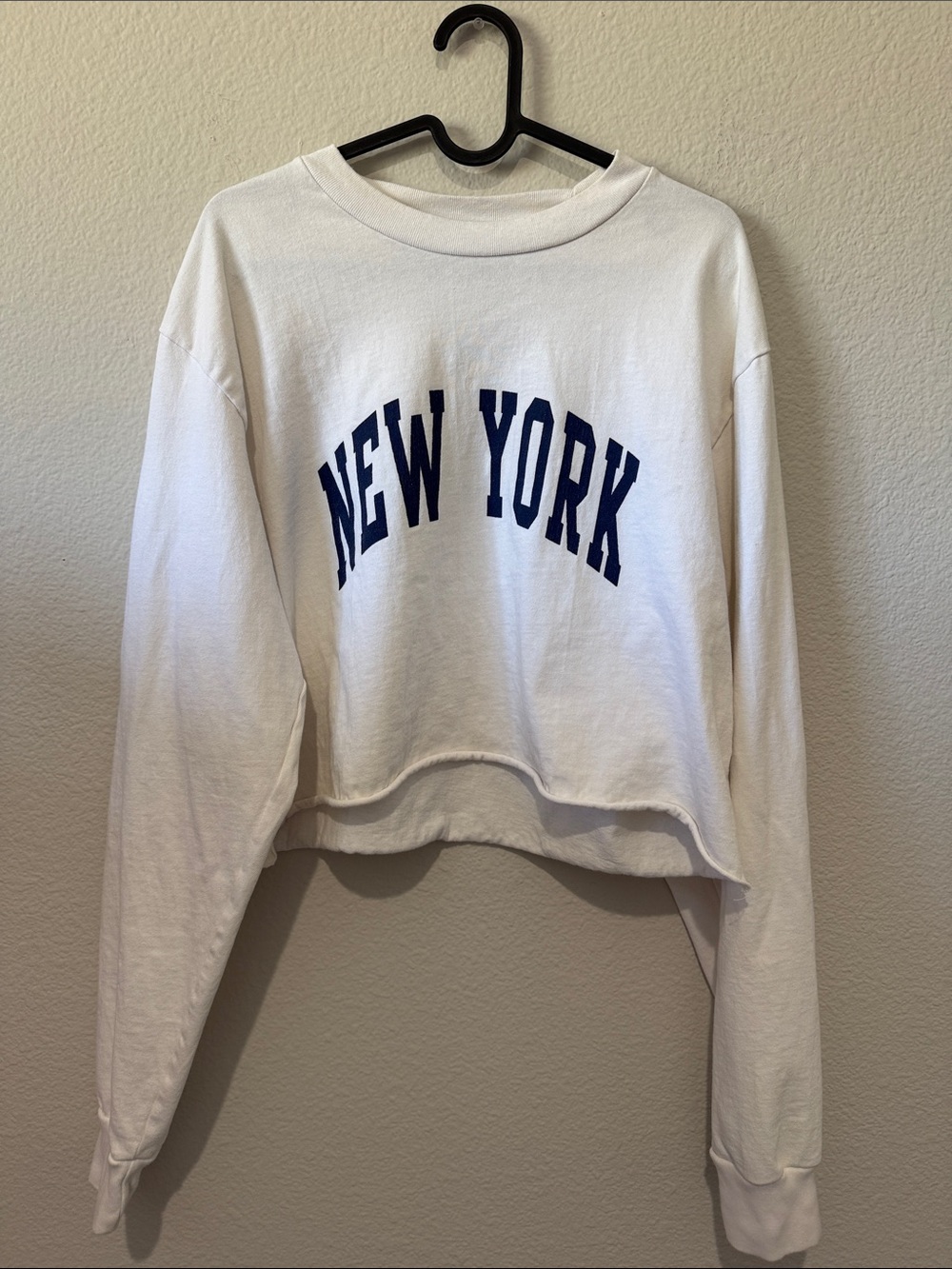 Brandy Melville White Cropped Long-Sleeve with Navy 'NEW YORK'